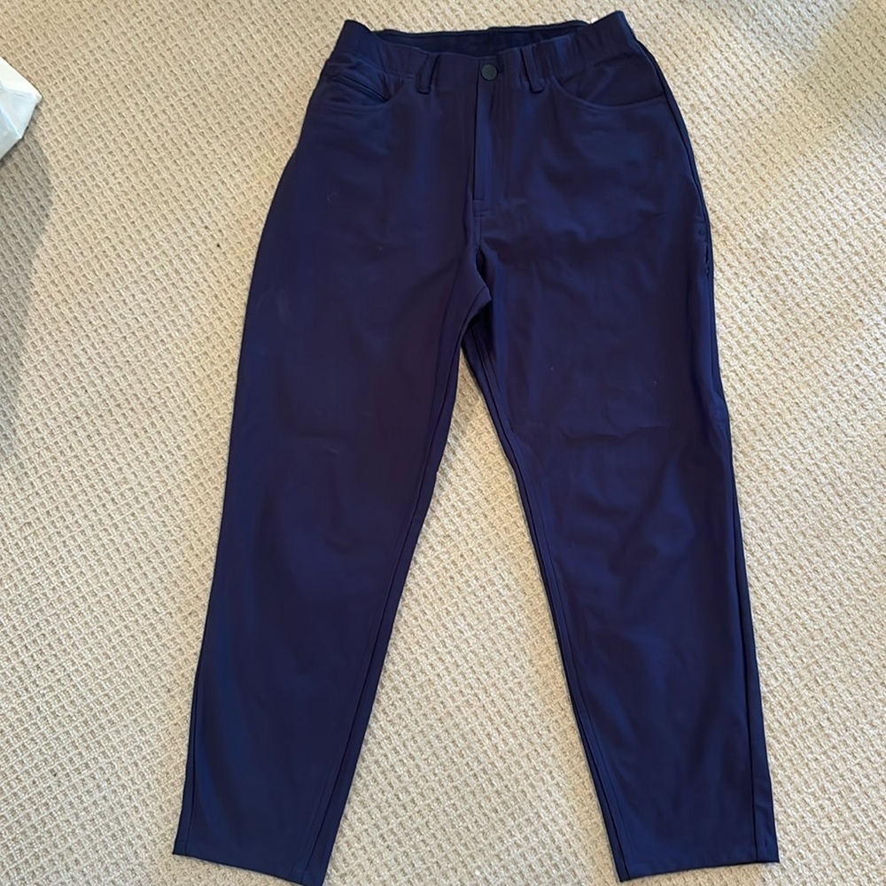 Under Armour Women’s Performance pants, size 6